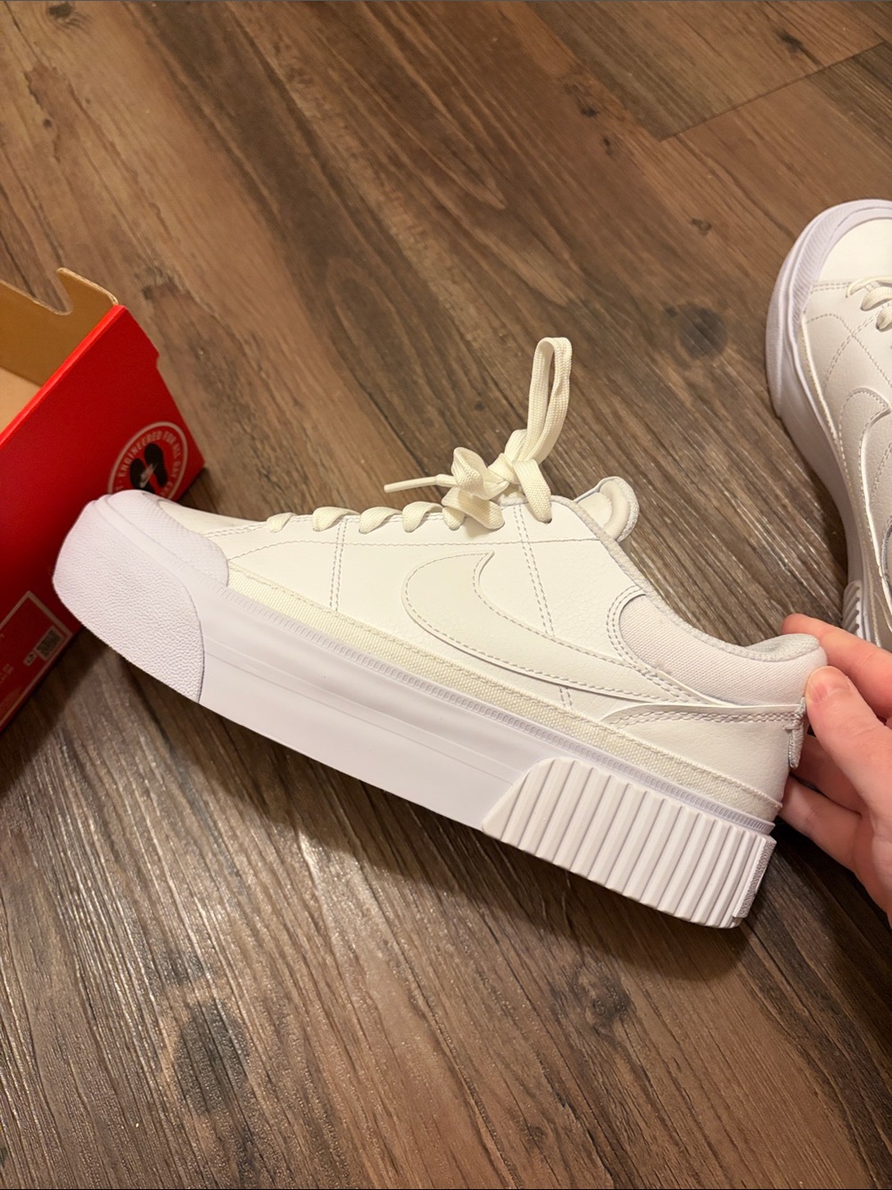 Nike NWT Women's White Court Legacy Lift Sneakers Size 7